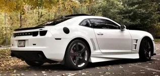 2011_white_chevy_camaro_1ss.webp